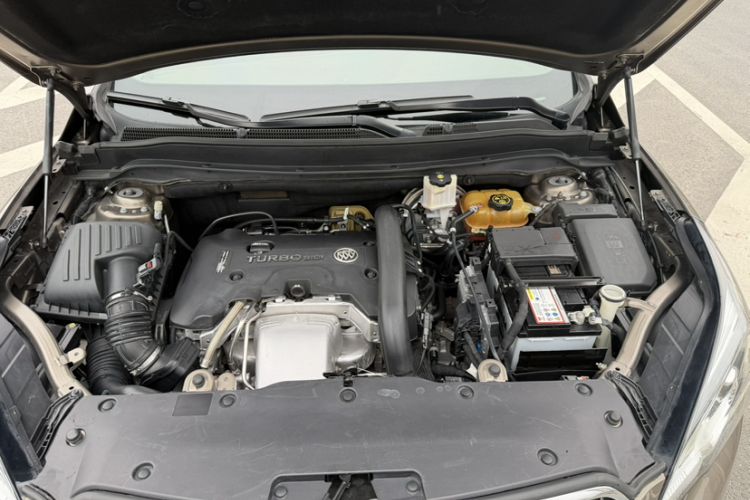 Used Buick Envision 2018 28T Four-Wheel Drive Elite Version Engine Bay