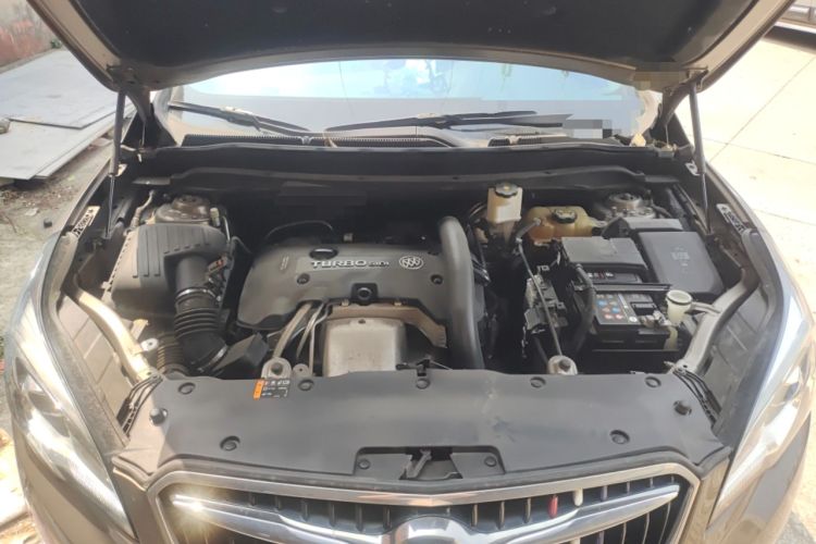 Used Buick Envision 2018 28T Four-Wheel Drive Elite Version Engine Bay