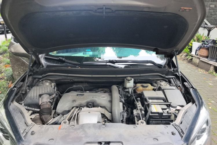 Used Buick Envision 2018 28T Four-Wheel Drive Elite Version Engine Bay