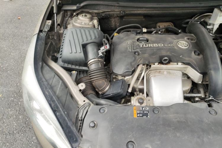 Used Buick Envision 2018 28T Four-Wheel Drive Luxury Model Engine Bay Right