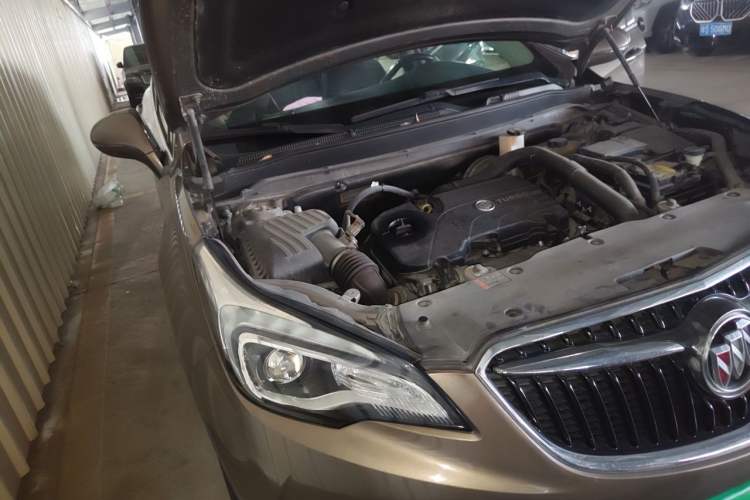 Used Buick Envision 2018 20T Two-Wheel-Drive Elite Model Engine Bay Right