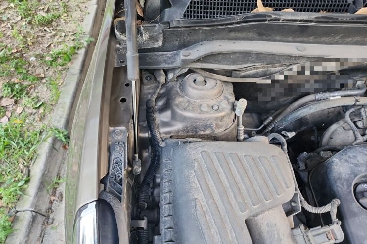 Used Buick Envision 2018 20T Two-Wheel-Drive Elite Model Engine Bay Right