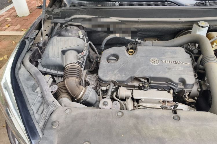 Used Buick Envision 2018 20T Two-Wheel-Drive Elite Model Engine Bay Right