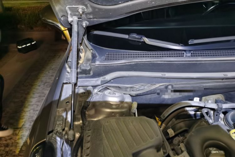 Used Buick Envision 2018 20T Two-Wheel-Drive Elite Model Engine Bay Right