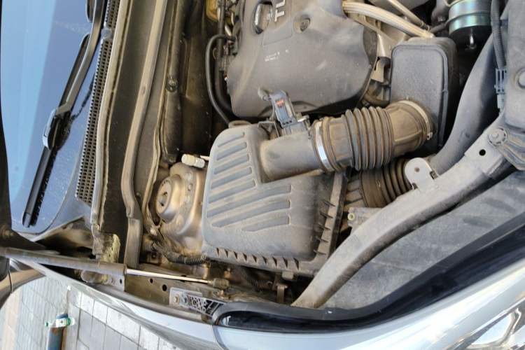 Used Buick Envision 2018 28T Four-Wheel Drive Elite Version Engine Bay Right