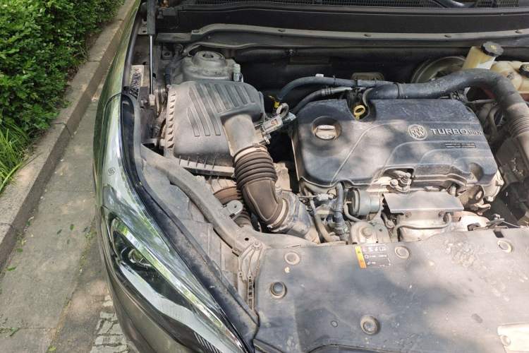 Used Buick Envision 2018 20T Two-Wheel-Drive Leading Model Engine Bay Right
