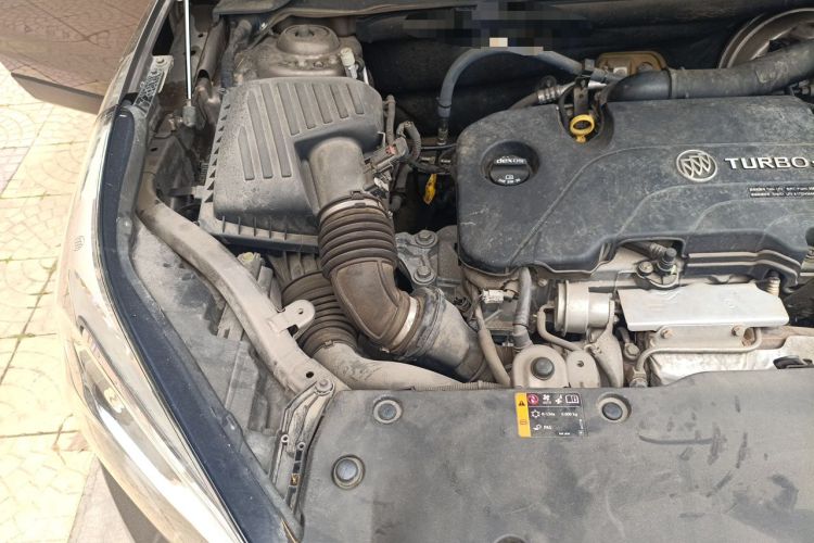 Used Buick Envision 2018 20T Two-Wheel-Drive Elite Model Engine Bay Right