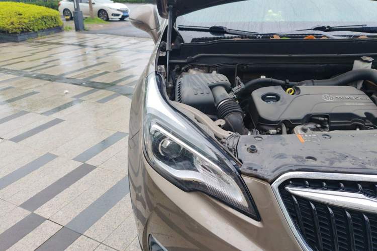 Used Buick Envision 2018 20T Two-Wheel-Drive Leading Model Engine Bay Right