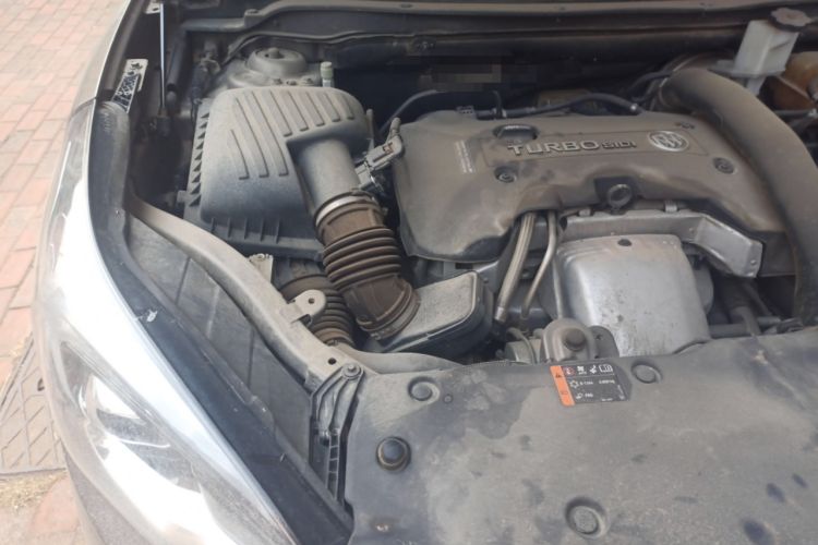 Used Buick Envision 2018 28T Four-Wheel Drive Elite Version Engine Bay Right
