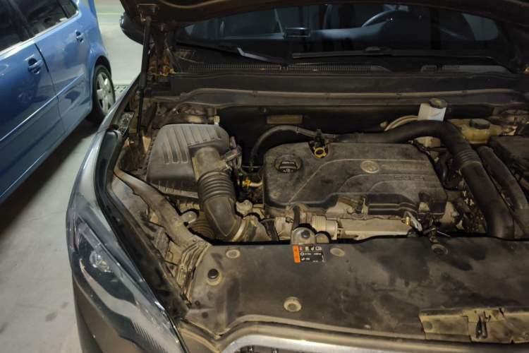 Used Buick Envision 2018 20T Two-Wheel-Drive Leading Model Engine Bay Right
