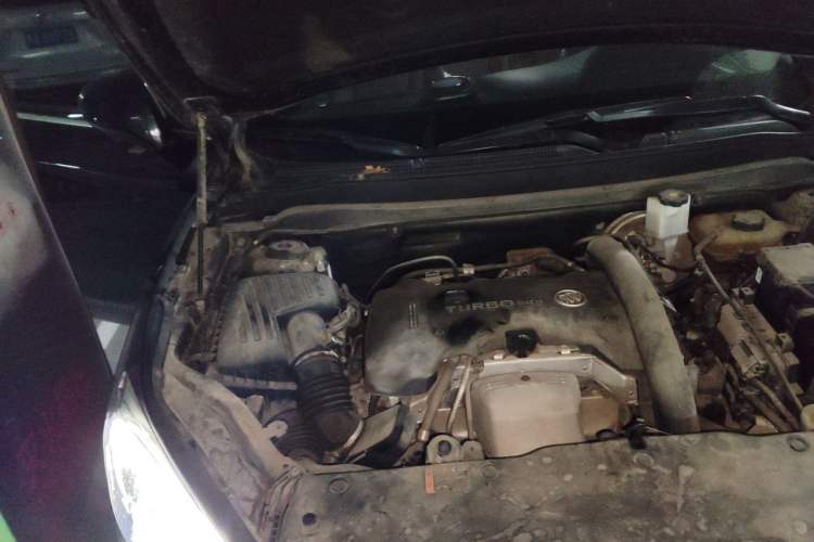 Used Buick Envision 2018 28T Four-Wheel Drive Elite Version Engine Bay Right
