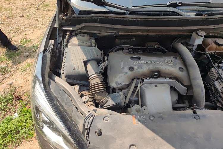 Used Buick Envision 2018 28T Four-Wheel Drive Elite Version Engine Bay Right