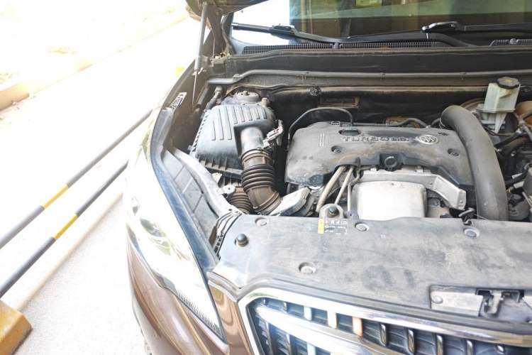 Used Buick Envision 2018 28T Four-Wheel Drive Elite Version Engine Bay Right