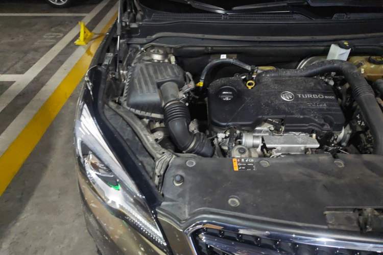 Used Buick Envision 2018 20T Two-Wheel Drive Luxury Model Engine Bay Right