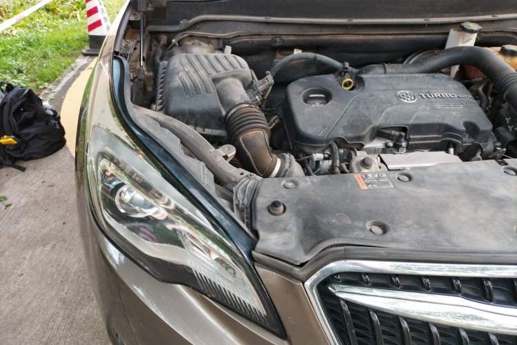 Used Buick Envision 2018 20T Two-Wheel-Drive Leading Model Engine Bay Right