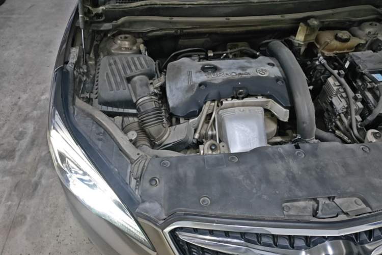 Used Buick Envision 2018 28T Four-Wheel Drive Elite Version Engine Bay Right
