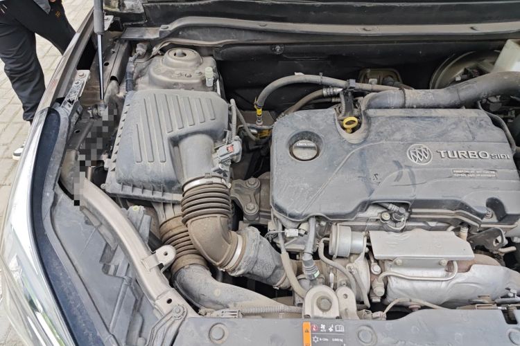 Used Buick Envision 2018 20T Two-Wheel-Drive Elite Model Engine Bay Right