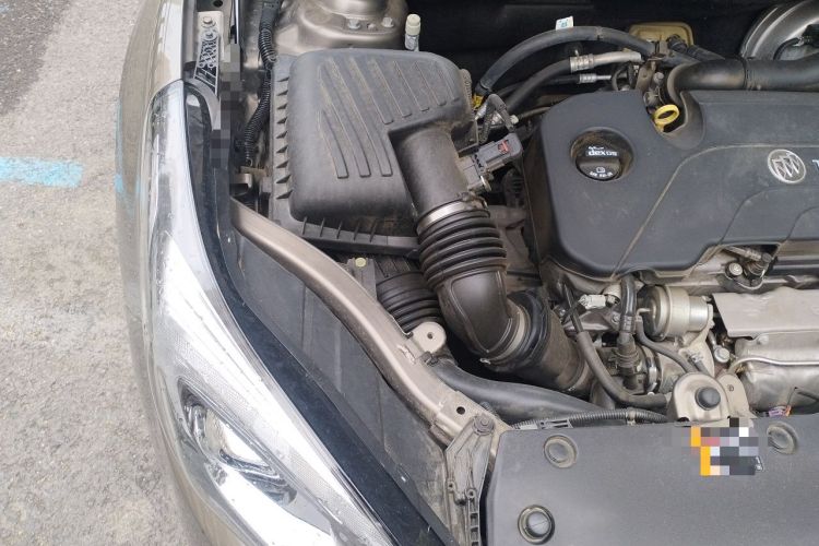 Used Buick Envision 2018 20T Two-Wheel Drive Luxury Model Engine Bay Right