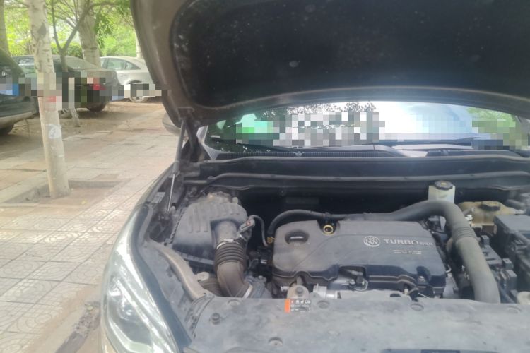 Used Buick Envision 2018 20T Two-Wheel-Drive Elite Model Engine Bay Right