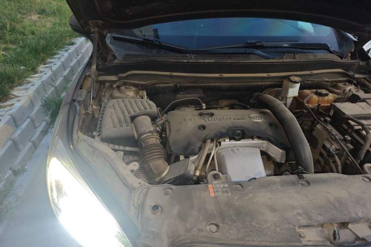 Used Buick Envision 2018 28T Four-Wheel Drive Elite Version Engine Bay Right