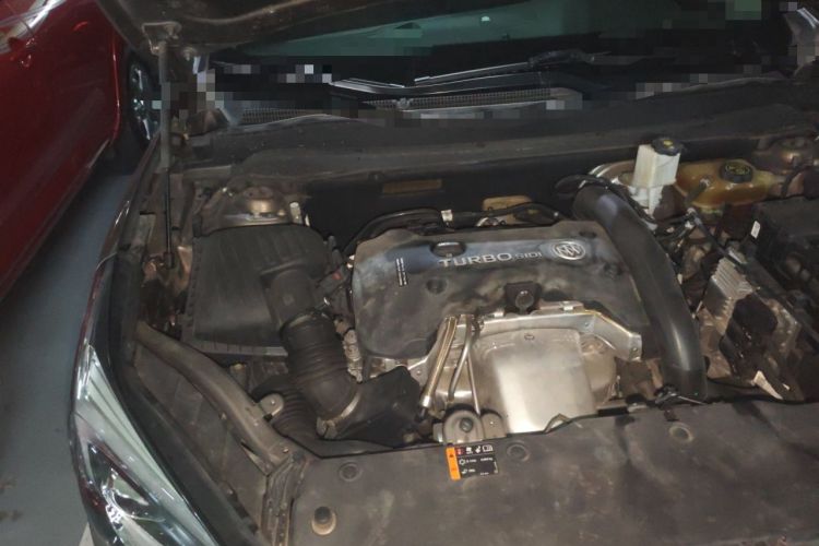 Used Buick Envision 2018 28T Four-Wheel Drive Elite Version Engine Bay Right