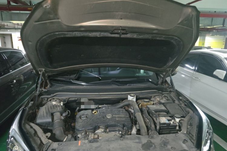 Used Buick Envision 2018 20T Two-Wheel-Drive Elite Model Engine Bay