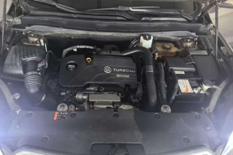 Used Buick Envision 2018 20T Two-Wheel-Drive Leading Model Engine Bay