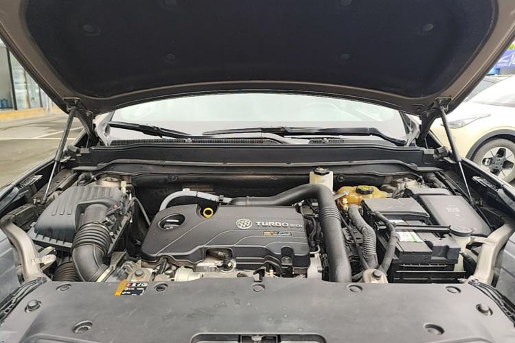 Used Buick Envision 2018 20T Two-Wheel Drive Luxury Model Engine Bay