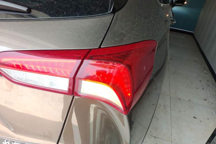 Used Buick Envision 2018 20T Two-Wheel Drive Luxury Model Exterior 1