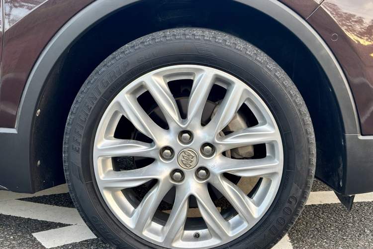 Used Buick Envision 2018 28T Four-Wheel Drive Luxury Model Exterior 12