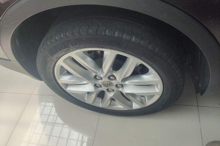 Used Buick Envision 2018 28T Four-Wheel Drive Luxury Model Exterior 2