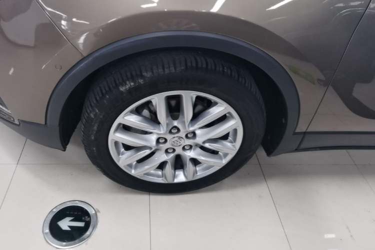 Used Buick Envision 2018 28T All-Wheel-Drive Versatile Sports Flagship Model Exterior 4
