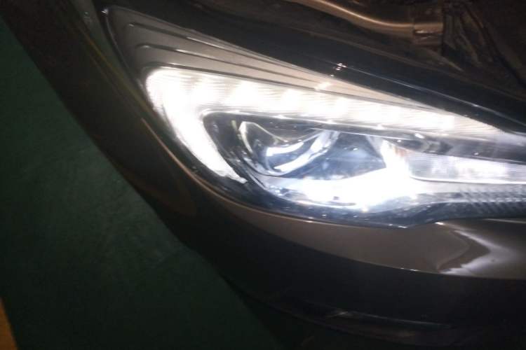 Used Buick Envision 2018 28T Four-Wheel Drive Luxury Model Exterior 6