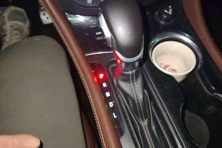 Used Buick Envision 2018 28T All-Wheel-Drive Versatile Sports Flagship Model Gear Lever