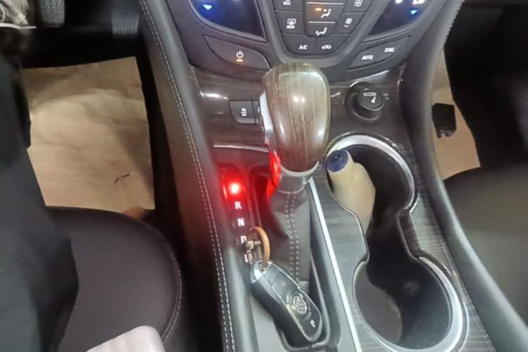 Used Buick Envision 2018 20T Two-Wheel-Drive Elite Model Gear Lever