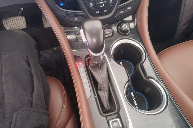 Used Buick Envision 2018 28T Four-Wheel Drive Elite Version Gear Lever