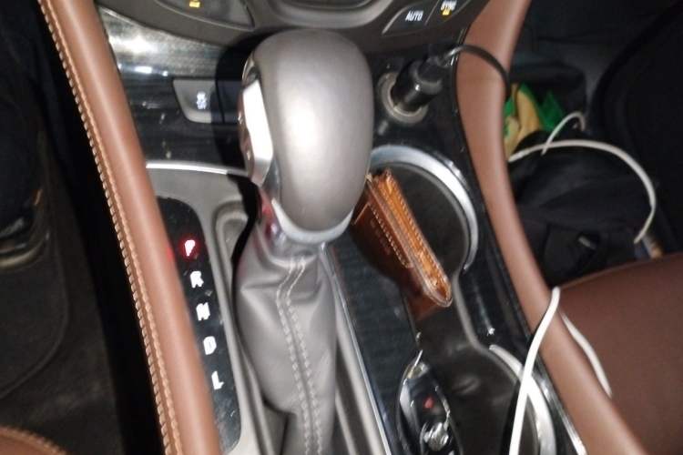Used Buick Envision 2018 28T Four-Wheel Drive Luxury Model Gear Lever