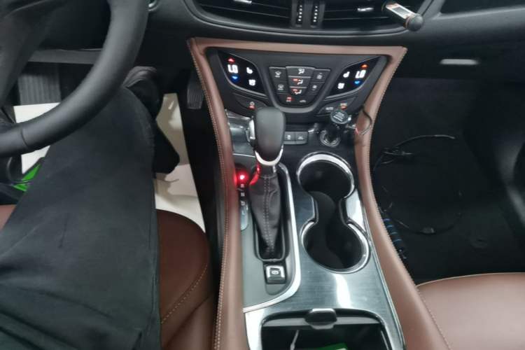 Used Buick Envision 2018 28T All-Wheel-Drive Versatile Sports Flagship Model Gear Lever