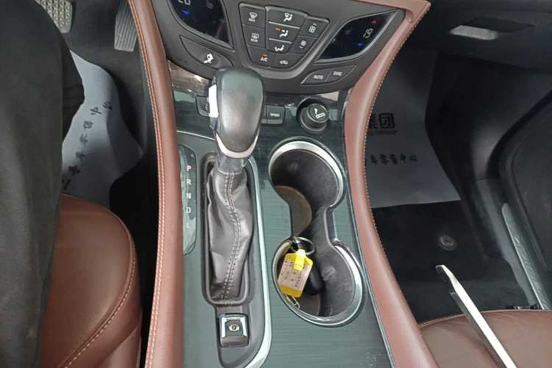Used Buick Envision 2018 28T Four-Wheel Drive Elite Version Gear Lever
