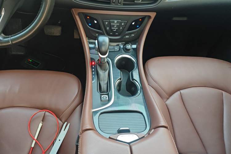 Used Buick Envision 2018 28T Four-Wheel Drive Elite Version Gear Lever