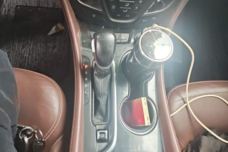 Used Buick Envision 2018 28T Four-Wheel Drive Elite Version Gear Lever
