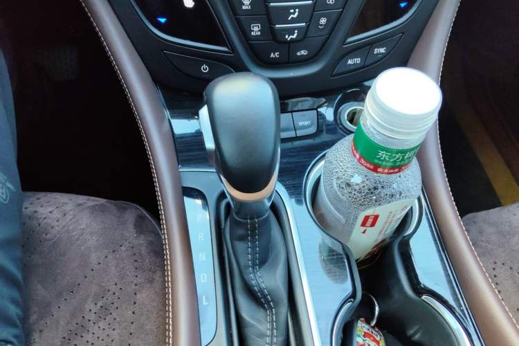 Used Buick Envision 2018 28T Four-Wheel Drive Elite Version Gear Lever