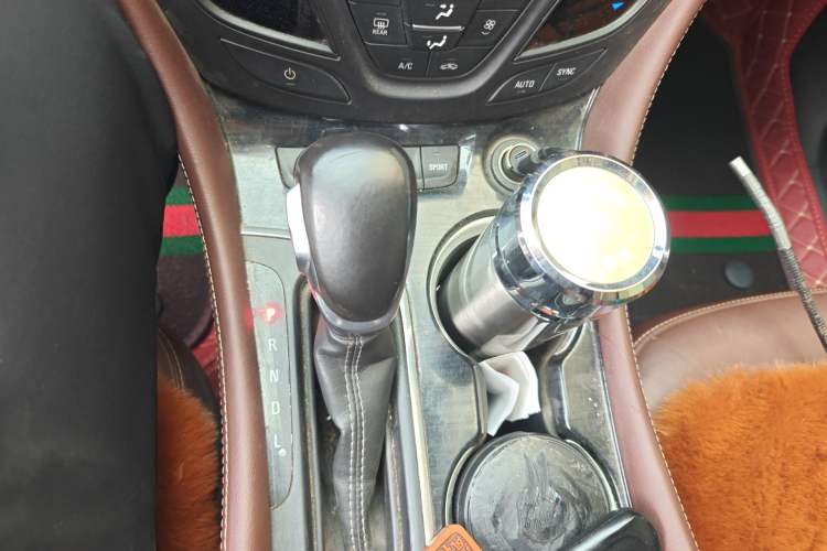 Used Buick Envision 2018 28T Four-Wheel Drive Elite Version Gear Lever
