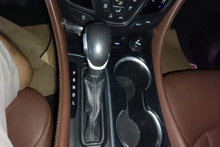 Used Buick Envision 2018 28T Four-Wheel Drive Elite Version Gear Lever