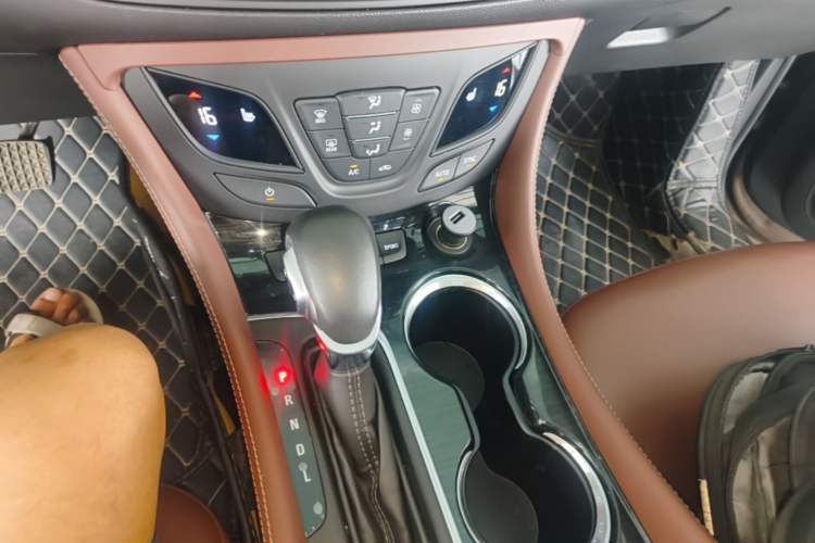 Used Buick Envision 2018 28T Four-Wheel Drive Elite Version Gear Lever
