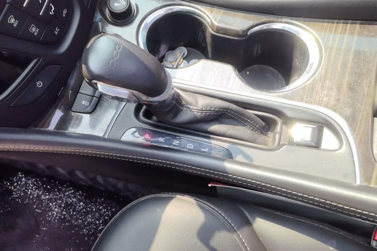 Used Buick Envision 2018 20T Two-Wheel-Drive Elite Model Gear Lever