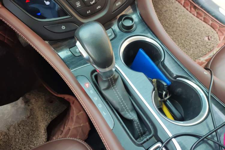 Used Buick Envision 2018 28T Four-Wheel Drive Elite Version Gear Lever