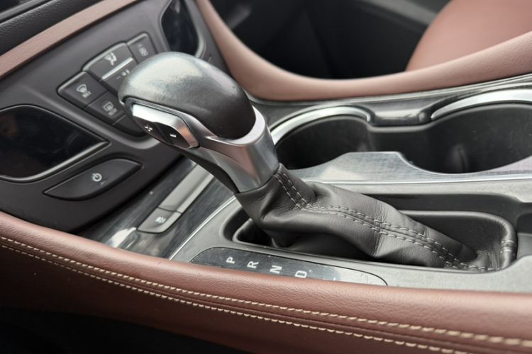 Used Buick Envision 2018 28T Four-Wheel Drive Elite Version Gear Lever