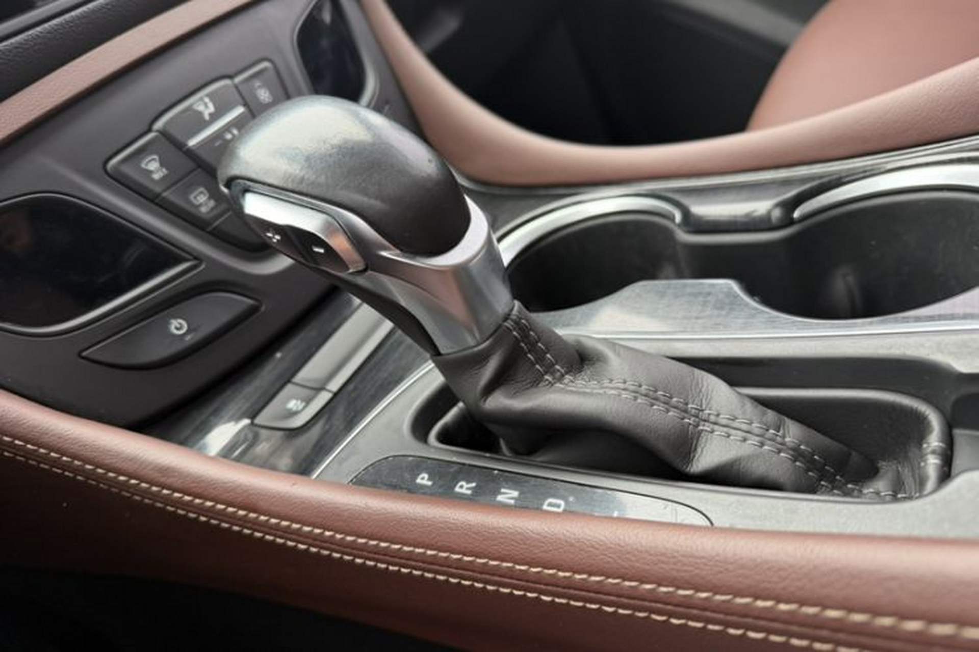 Used Buick Envision 2018 28T Four-Wheel Drive Elite Version Gear Lever