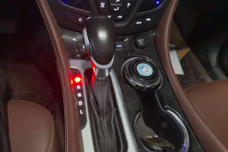 Used Buick Envision 2018 28T Four-Wheel Drive Elite Version Gear Lever